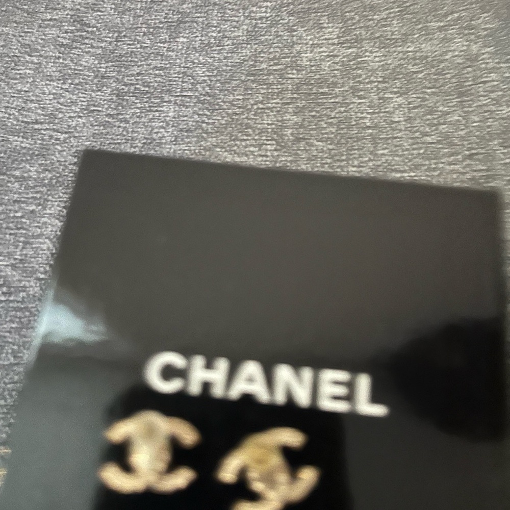 Chanel stud earrings - Picture 3 of 7